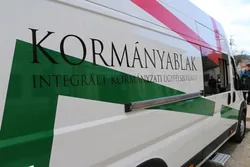 Kormányablakbusz borítóképe