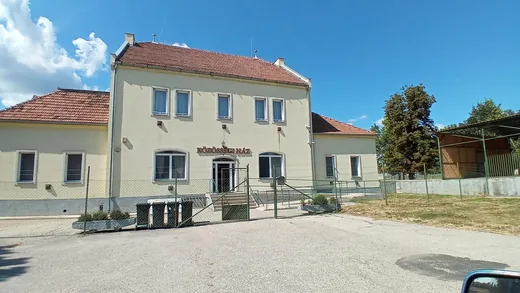 'Közösségi Ház' cikk borítóképe