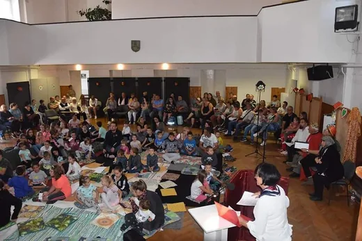 'Hajmáskéri nagy mesekönyv, János Vitéz' cikk borítóképe